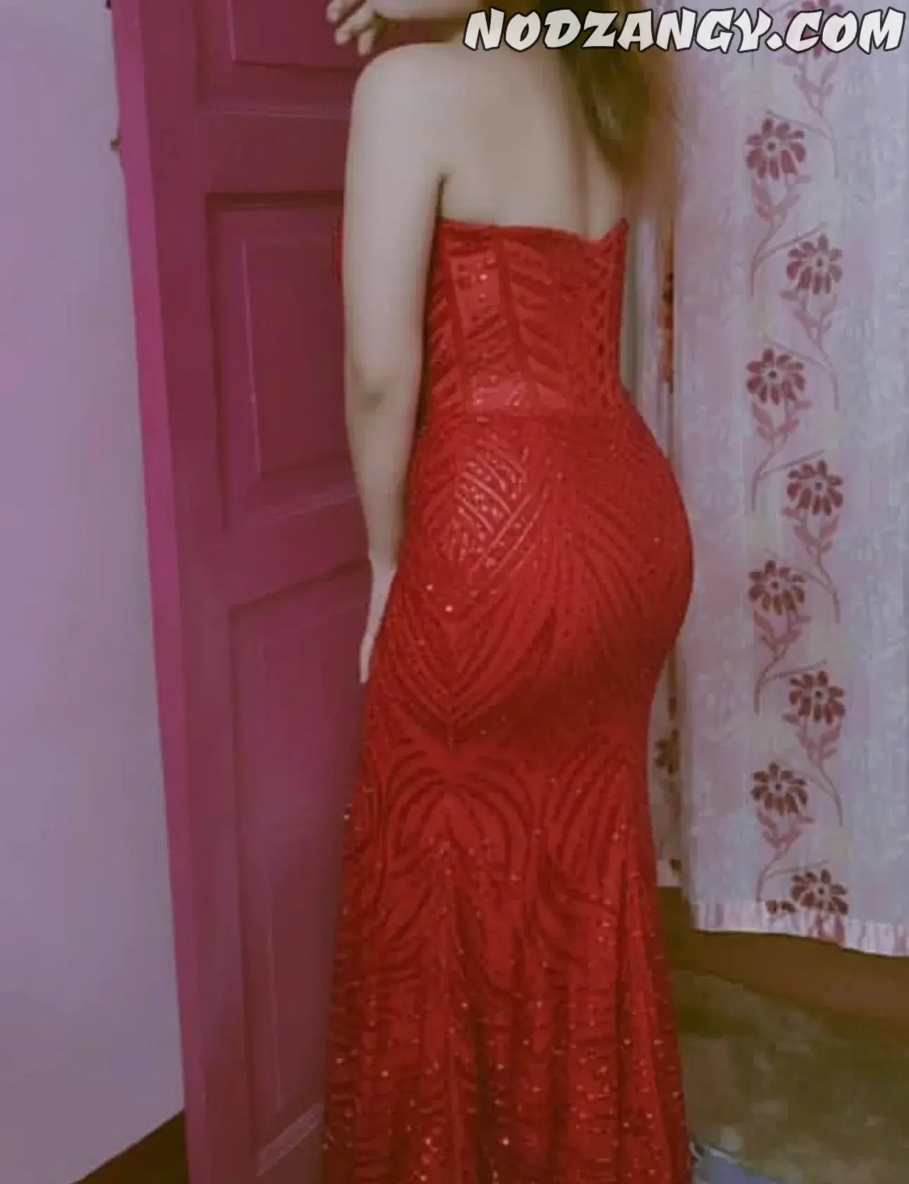 البوم لي احلا. جسم يمنيه