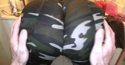 Ass Jiggling GIFs
